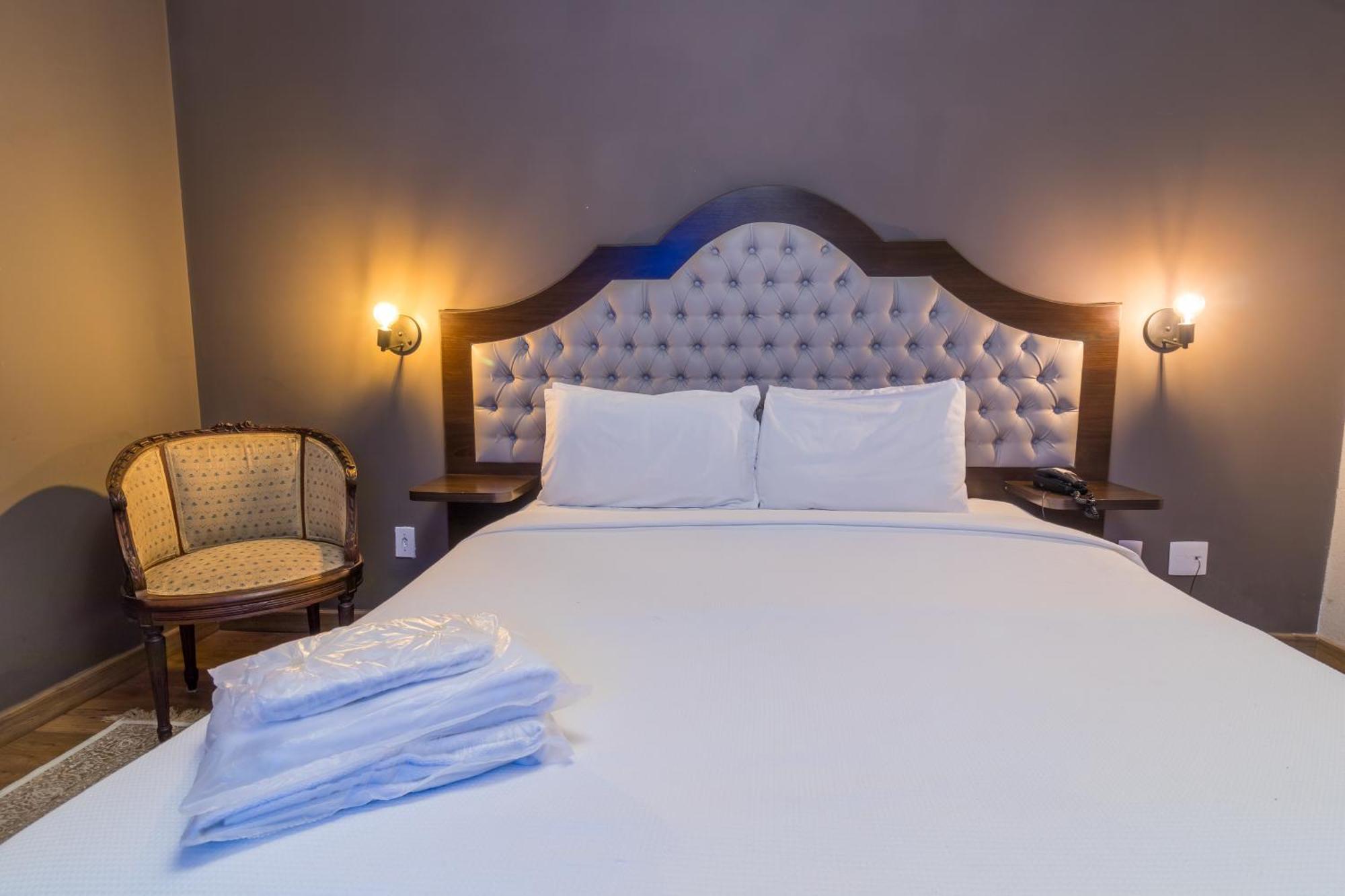 Castelo De Itaipava - Hotel, Eventos E Gastronomia الغرفة الصورة